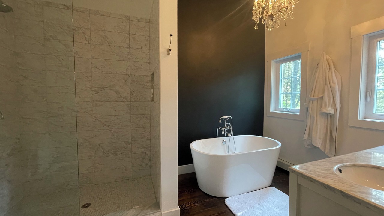 Photo of Bathroom in Town of Olive