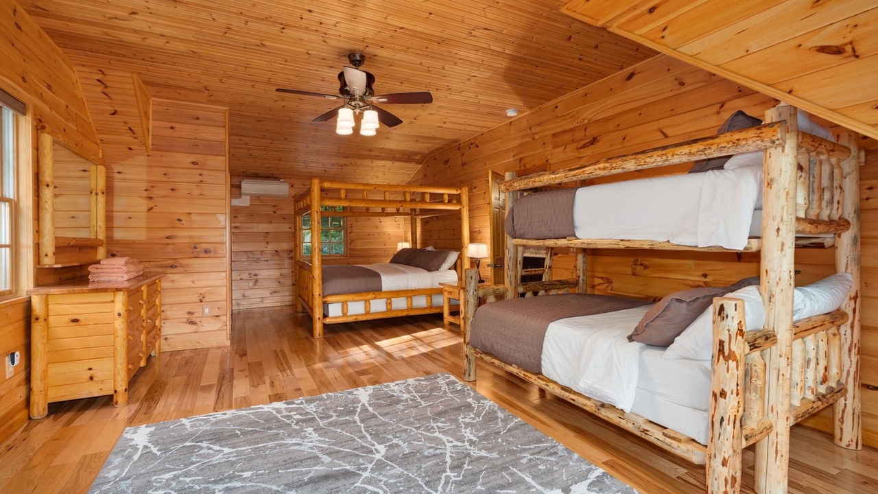 Photo of Bedroom in Highland Lake