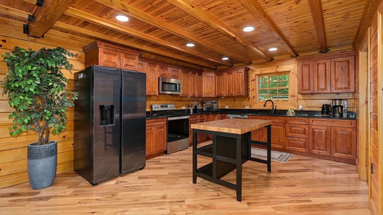 Photo of Kitchen in Highland Lake