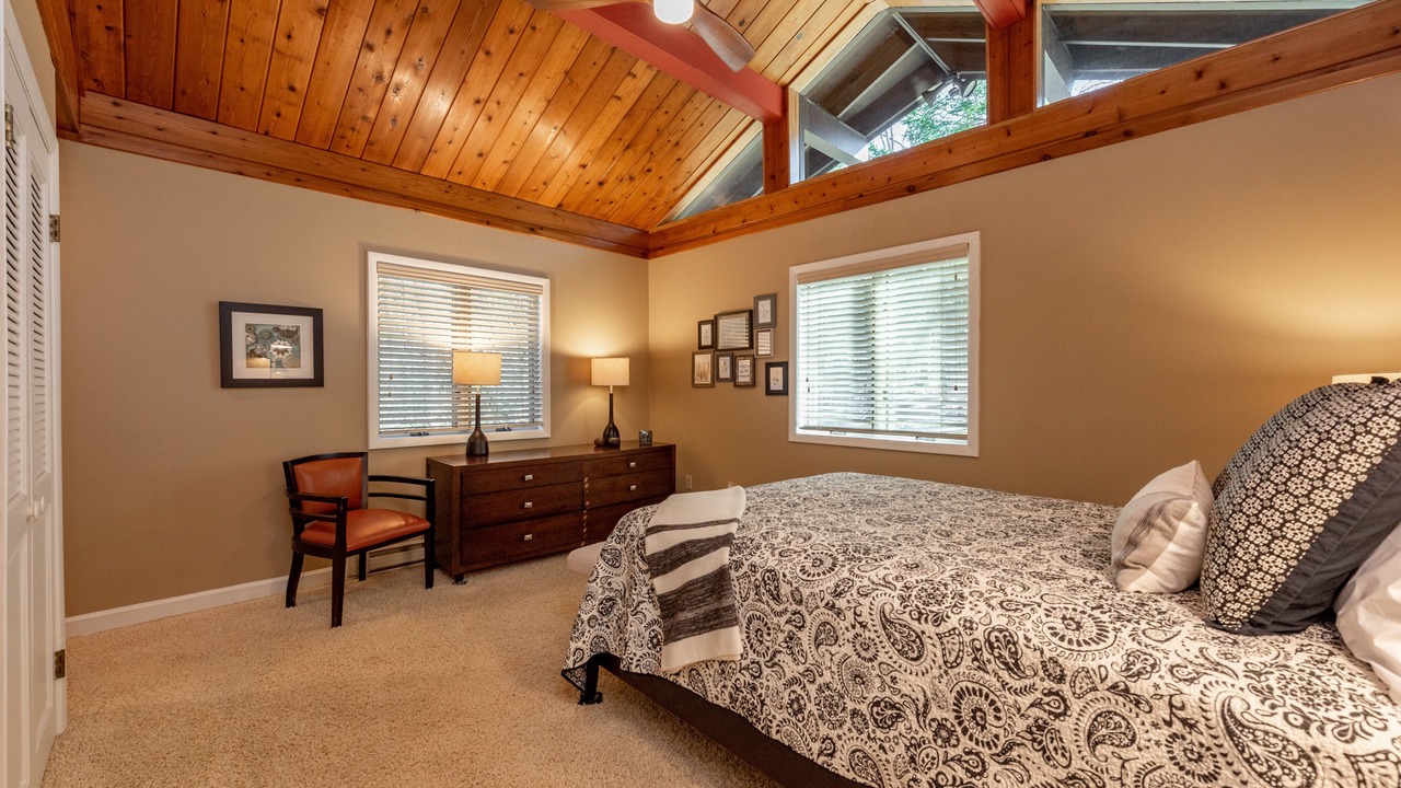 Photo of Bedroom in North Glade Hills