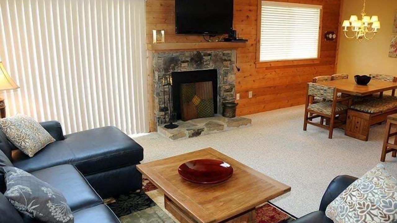 Photo of Livingroom in Seven Springs