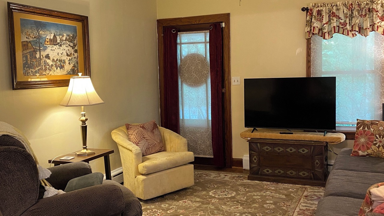 Photo of Livingroom in Boalsburg