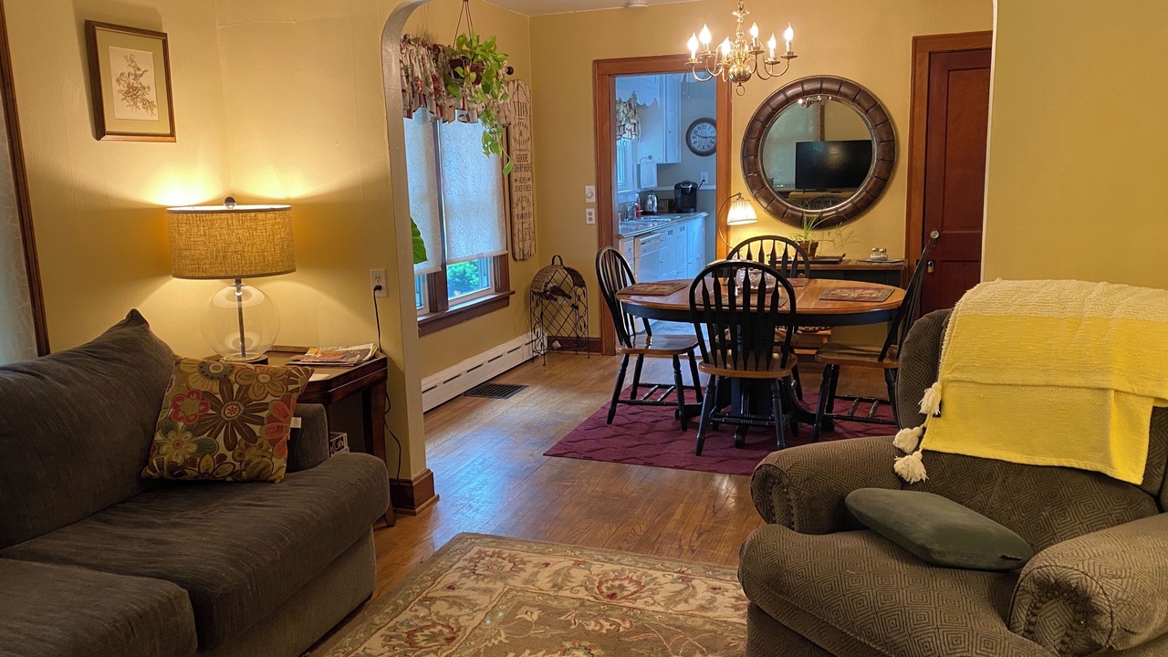 Photo of Livingroom in Boalsburg