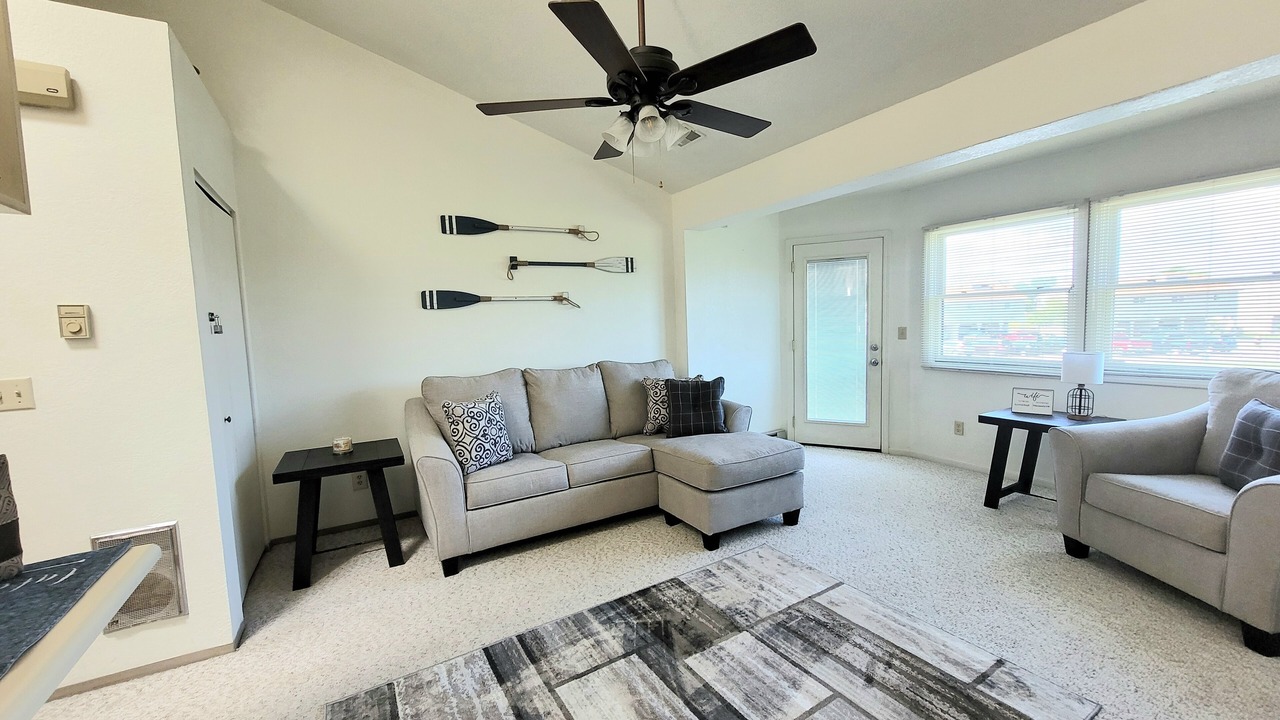Photo of Livingroom in Oak Harbor