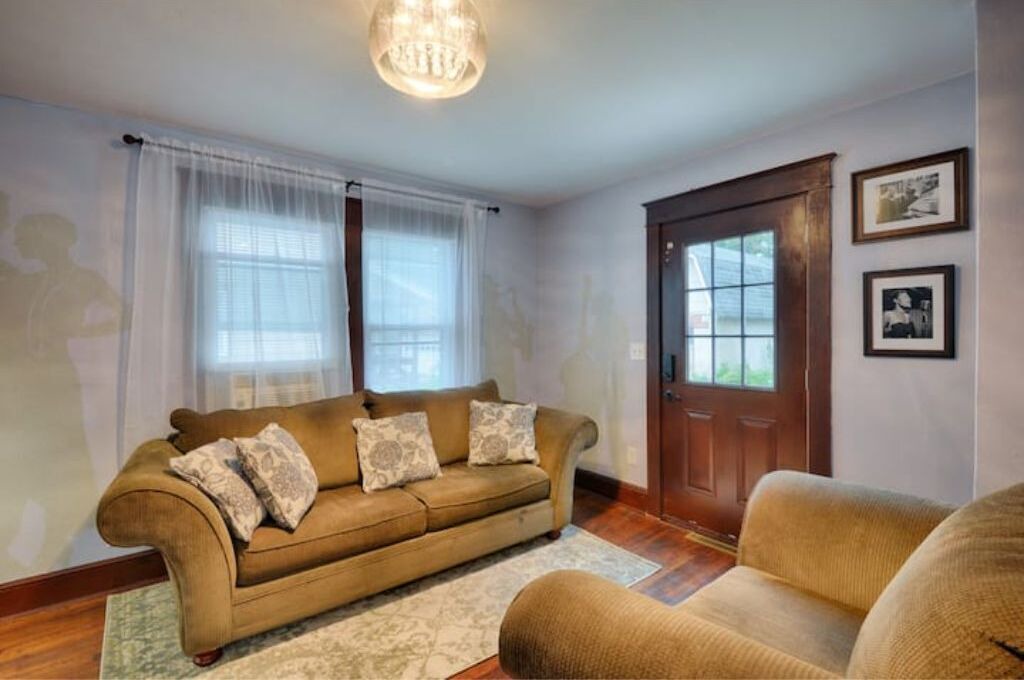 Photo of Livingroom in Johnson City