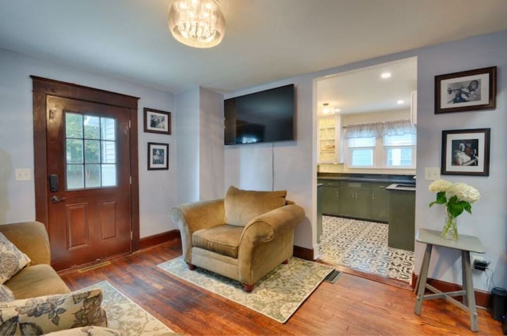 Photo of Livingroom in Johnson City