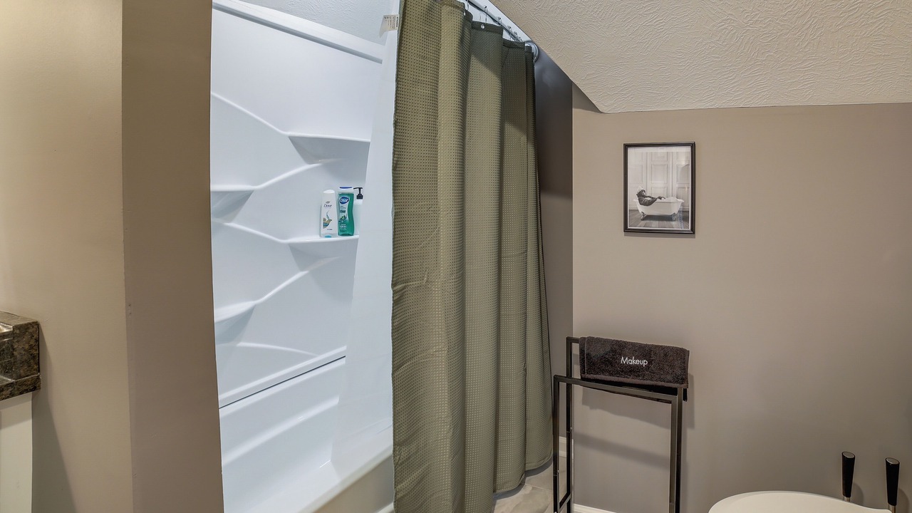 Photo of Bathroom in Shadyside