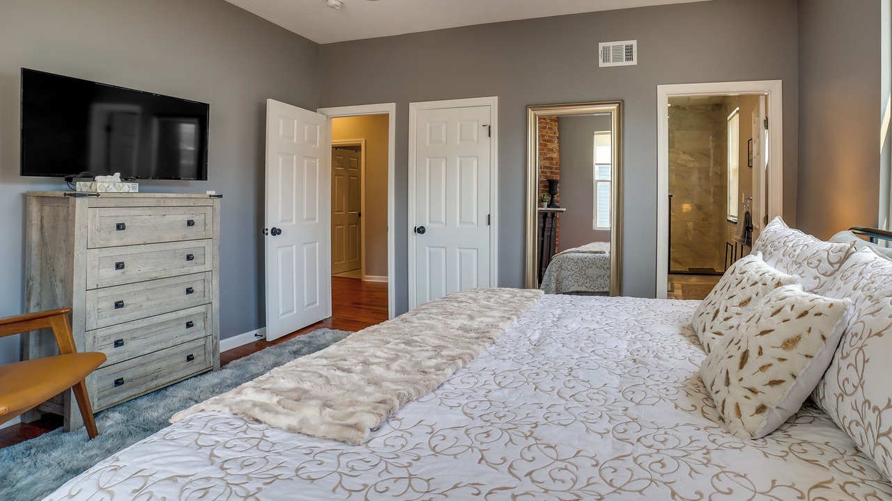 Photo of Bedroom in Shadyside
