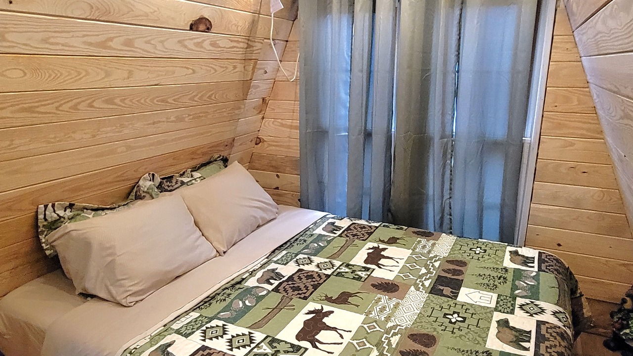 Photo of Bedroom in Broadway