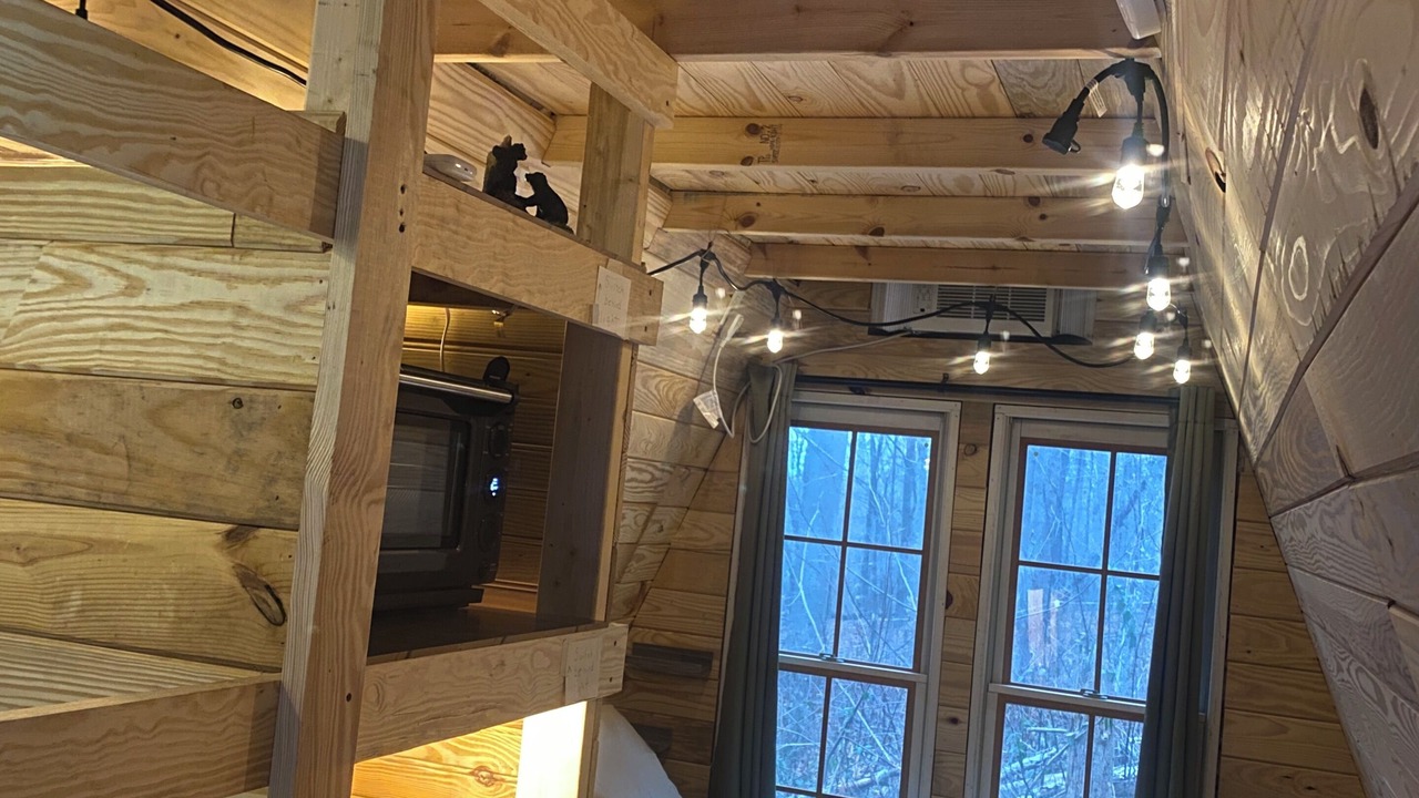 Photo of Bedroom in Broadway