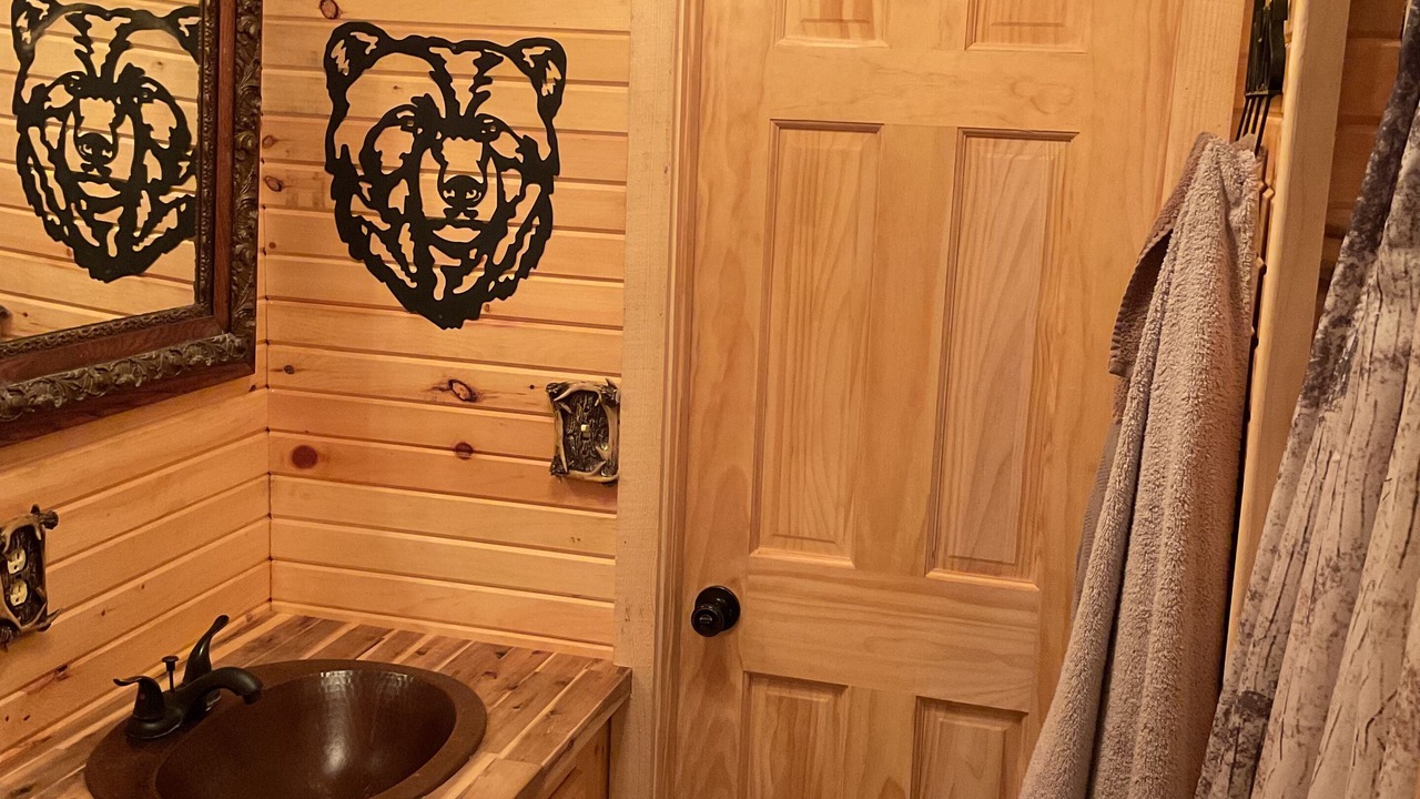 Photo of Bathroom in Leeper