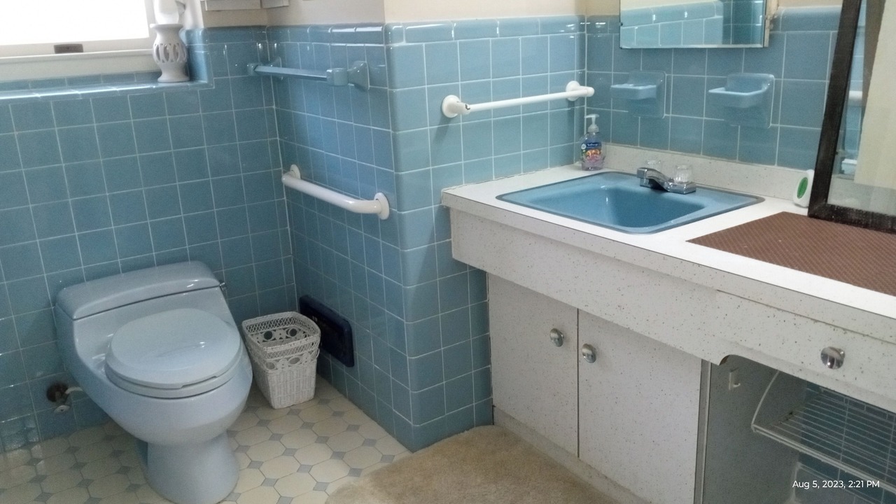 Photo of Bathroom in Mantoloking