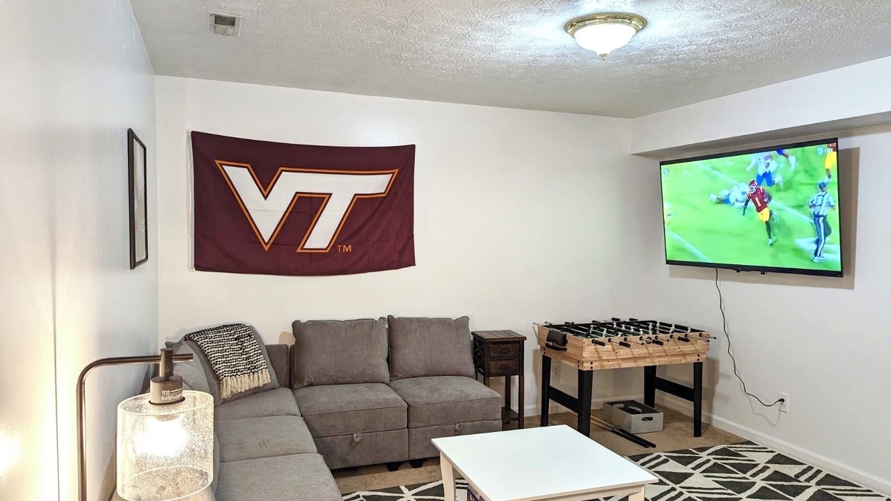 Photo of Livingroom in Blacksburg