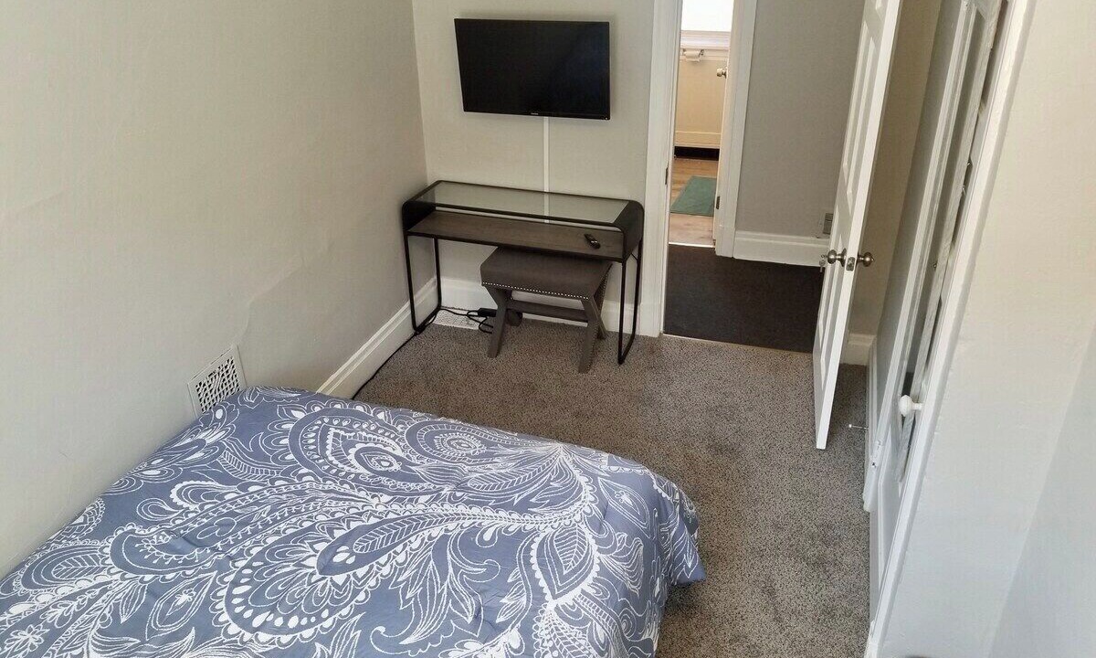 Photo of Bedroom in Brighton Heights