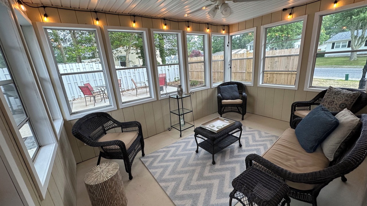 Photo of Livingroom in Town Bank