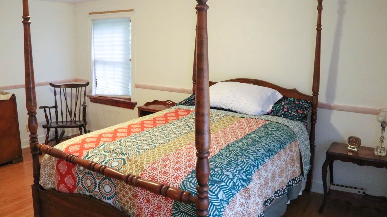 Photo of Bedroom in South Hills