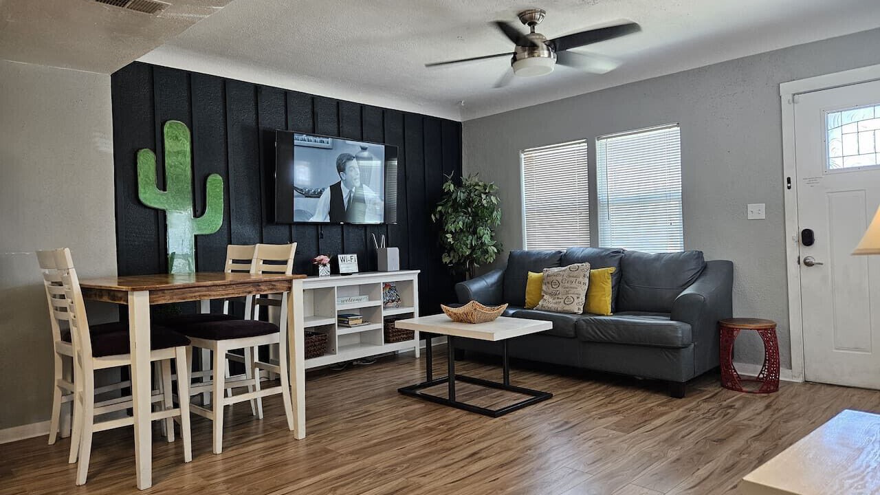 Photo of Livingroom in Garfield