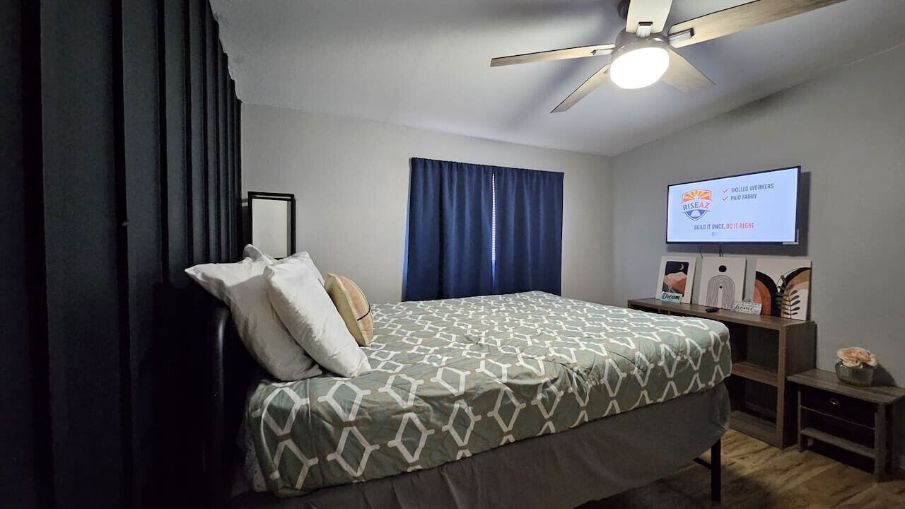 Photo of Bedroom in Garfield