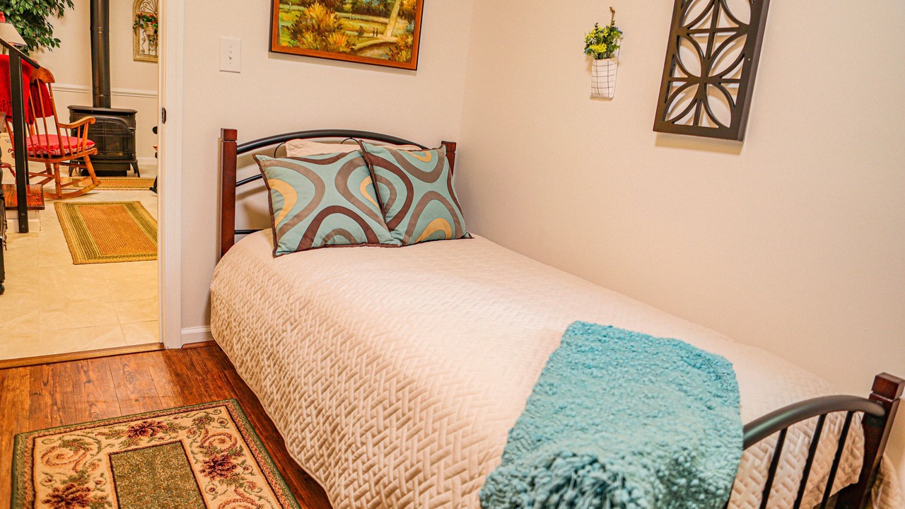 Photo of Bedroom in Grottoes