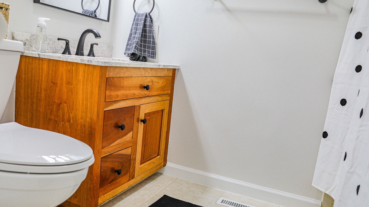 Photo of Bathroom in Grottoes