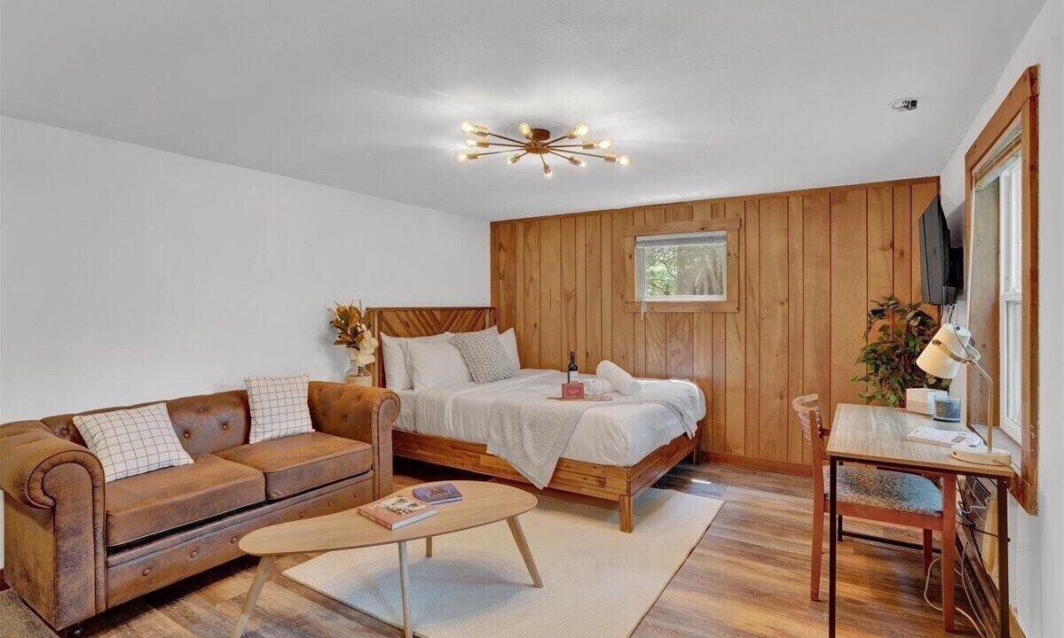 Photo of Bedroom in Canadensis