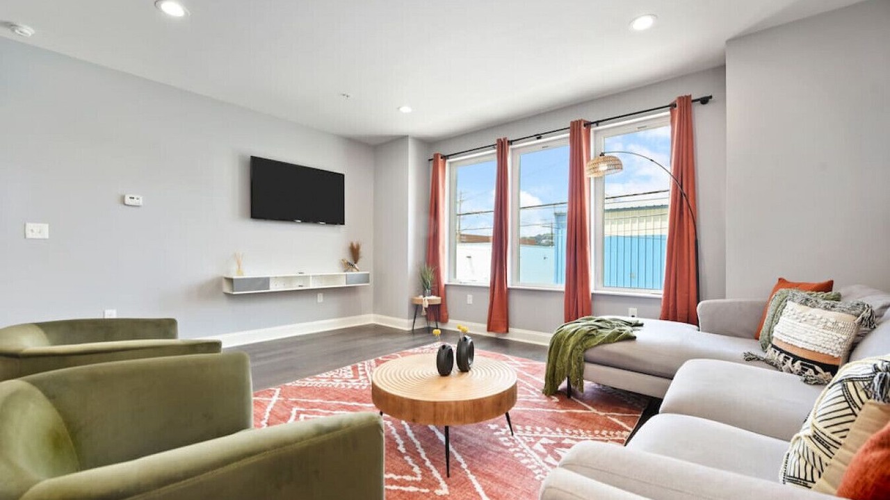 Photo of Livingroom in Lower Lawrenceville