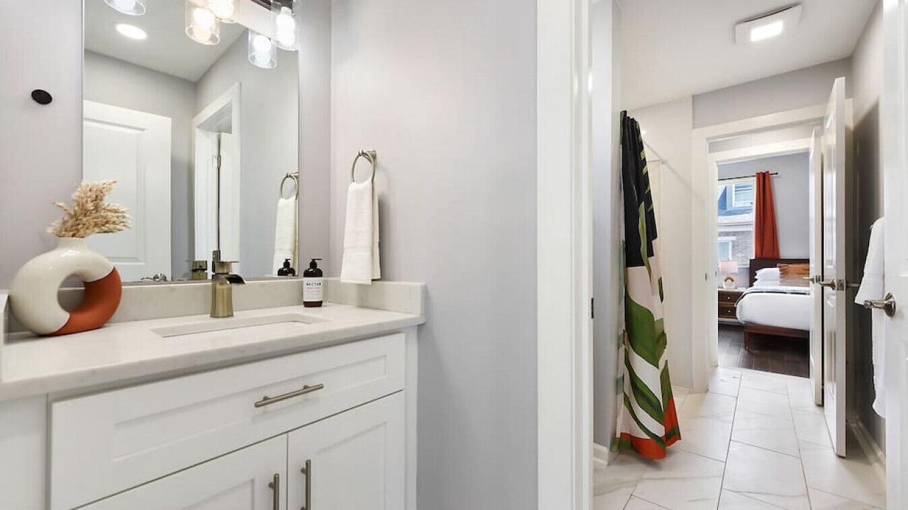 Photo of Bathroom in Lower Lawrenceville