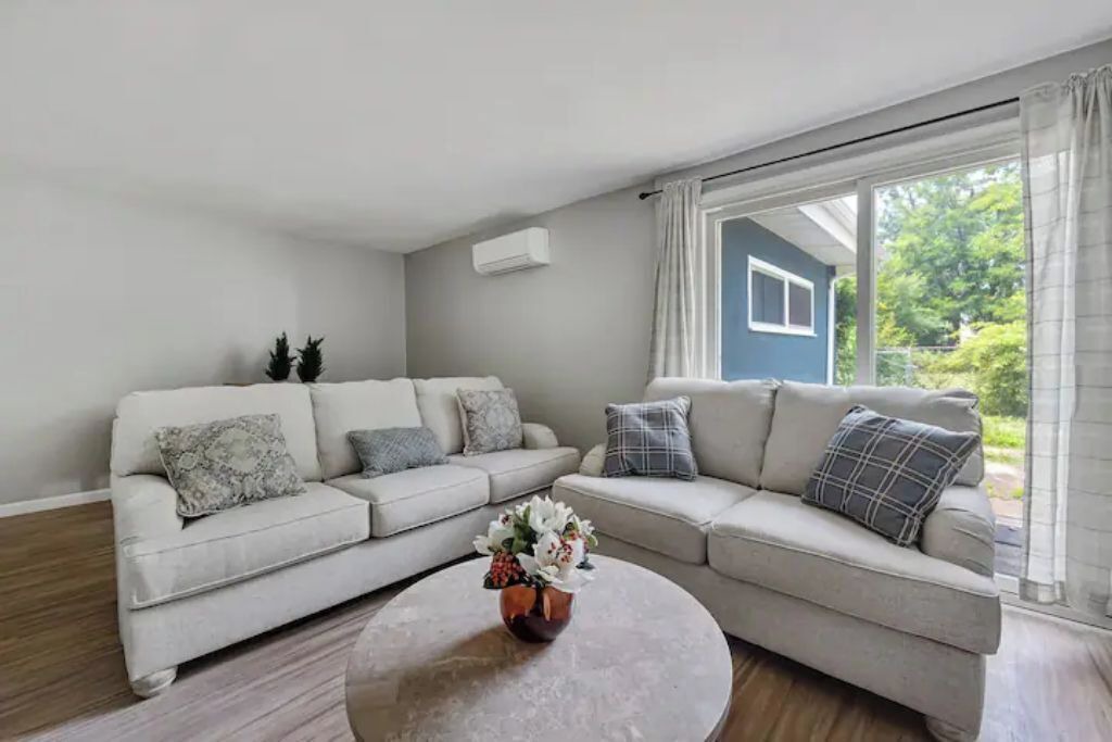 Photo of Livingroom in Thorofare