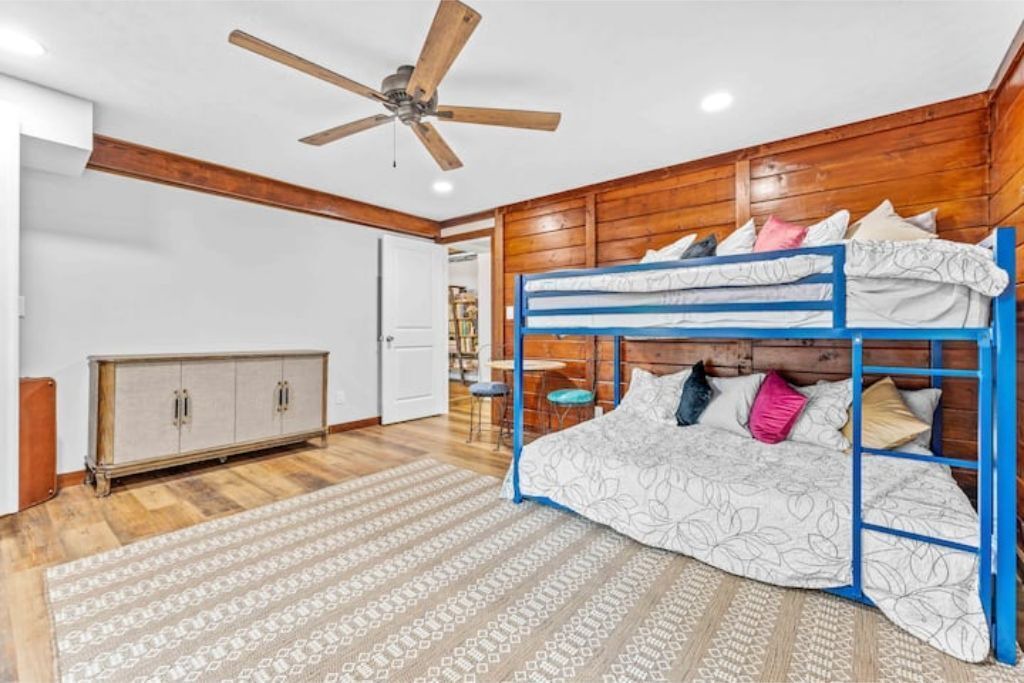 Photo of Bedroom in Cheat Lake