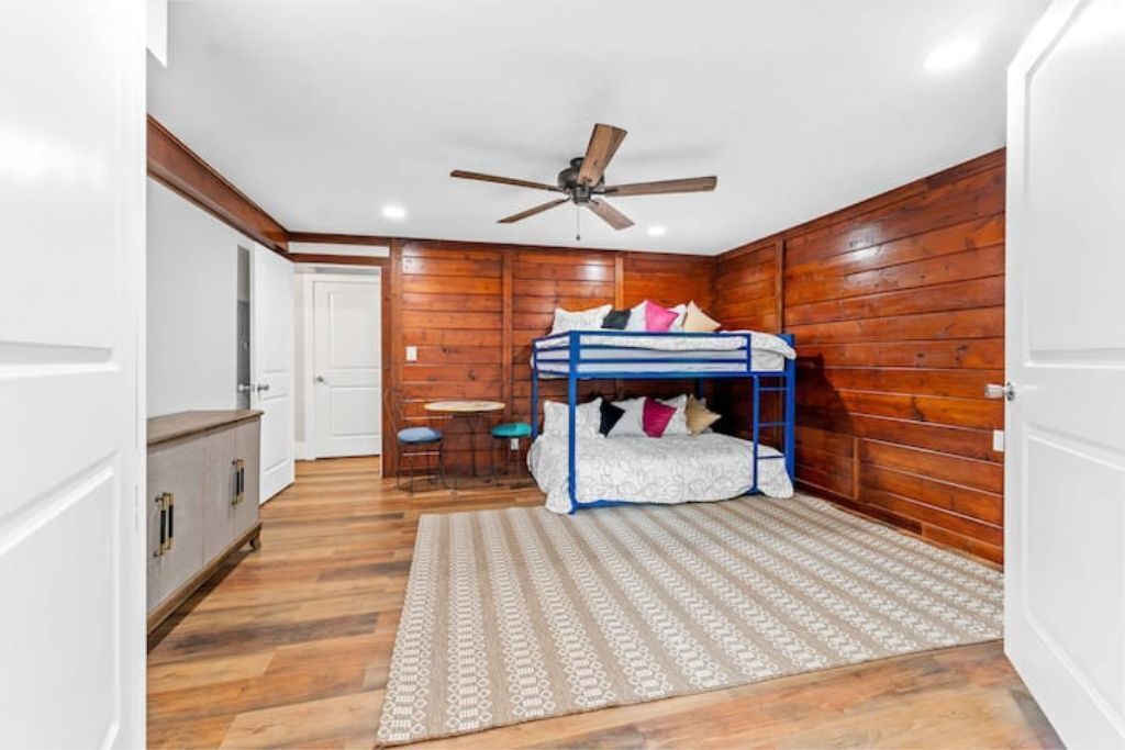 Photo of Bedroom in Cheat Lake
