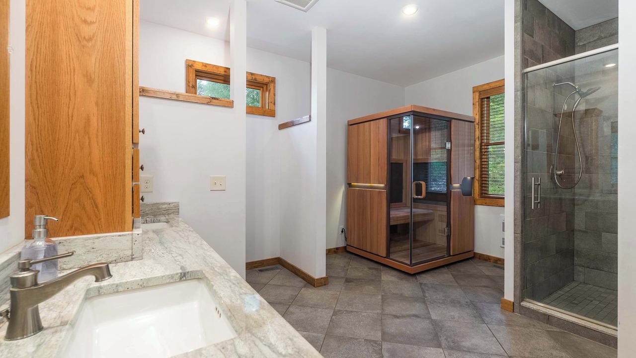 Photo of Bathroom in McGaheysville