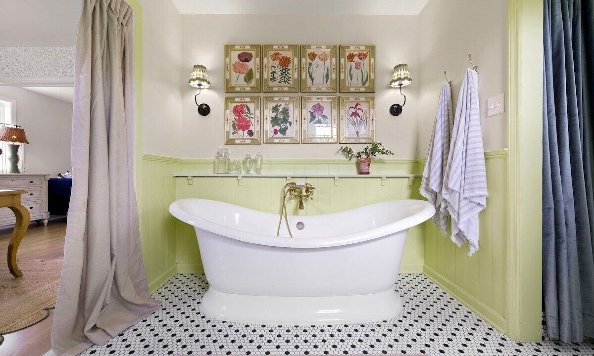 Photo of Bathroom in Washington