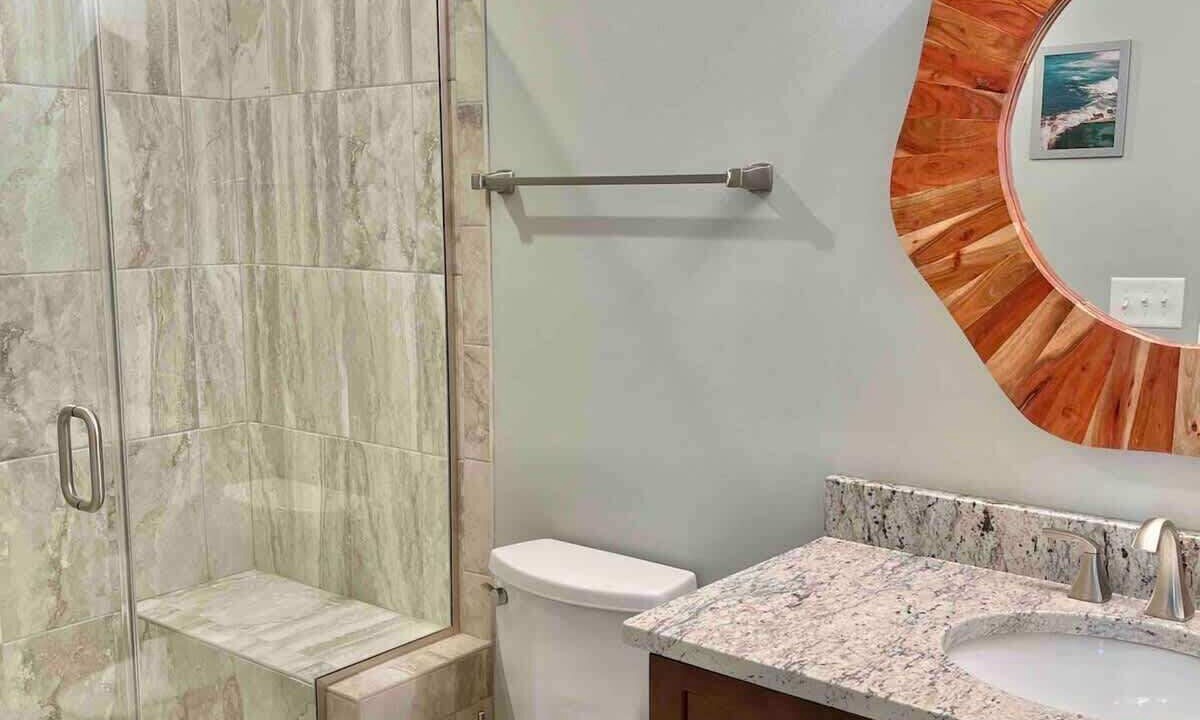 Photo of Bathroom in Edgewater