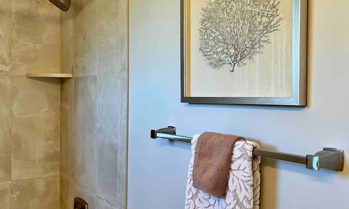 Photo of Bathroom in Edgewater