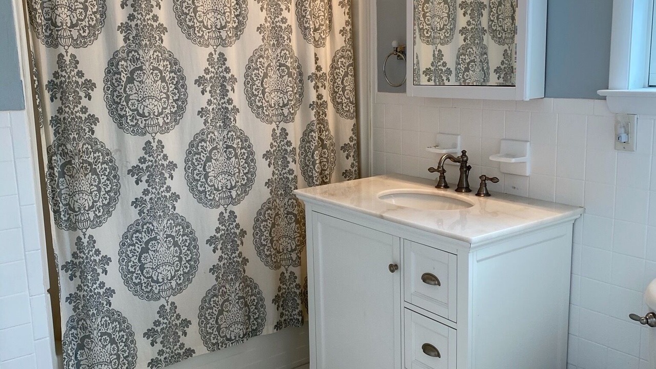 Photo of Bathroom in Avalon