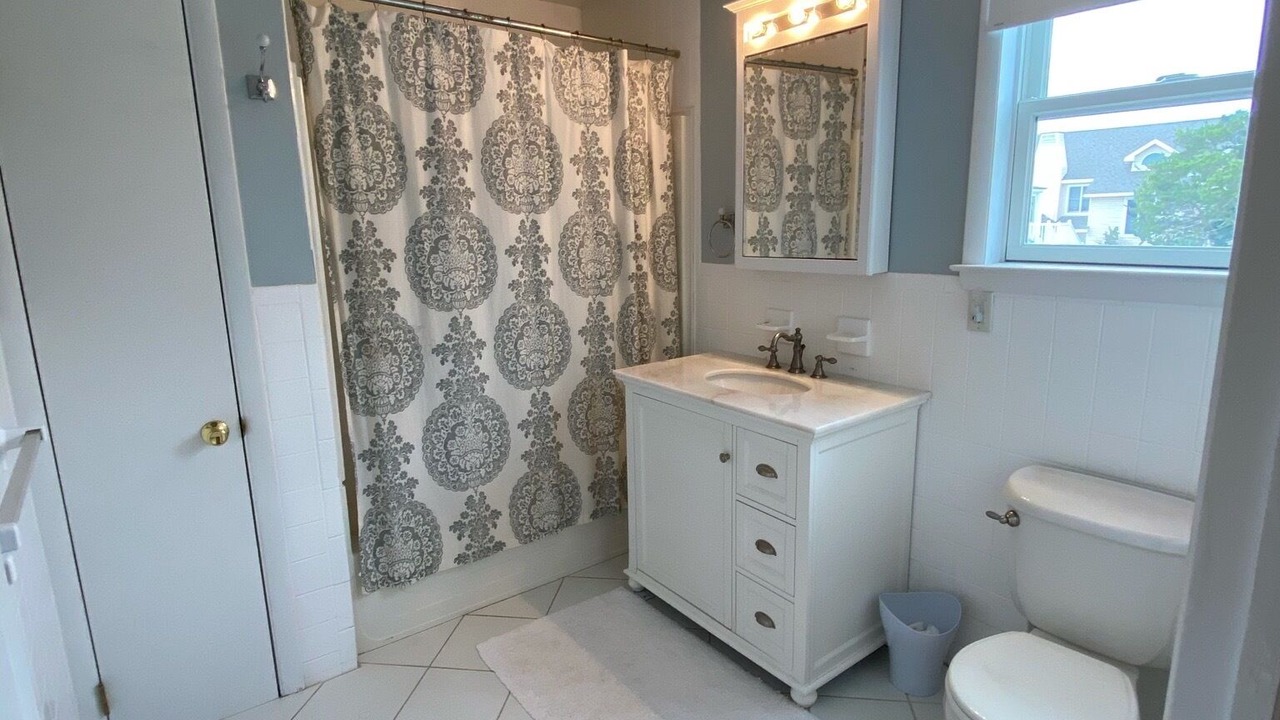 Photo of Bathroom in Avalon