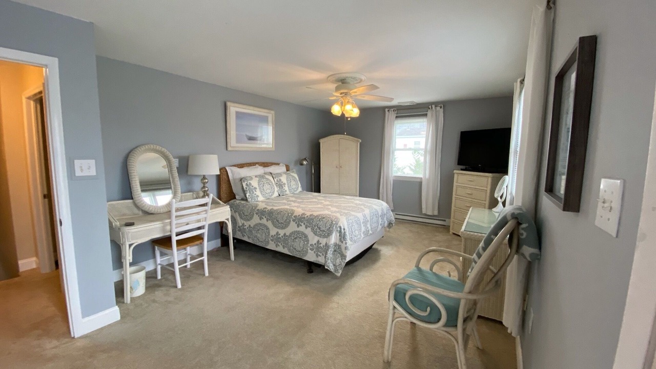 Photo of Bedroom in Avalon