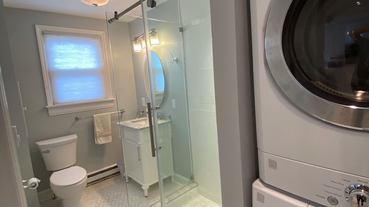 Photo of Bathroom in Avalon