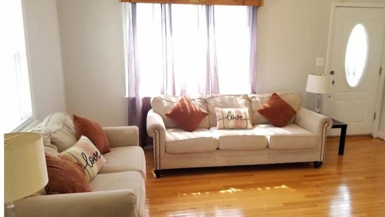 Photo of Livingroom in Lochearn
