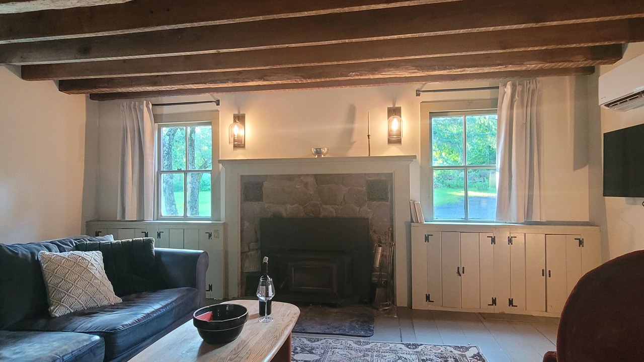 Photo of Livingroom in Sandyston