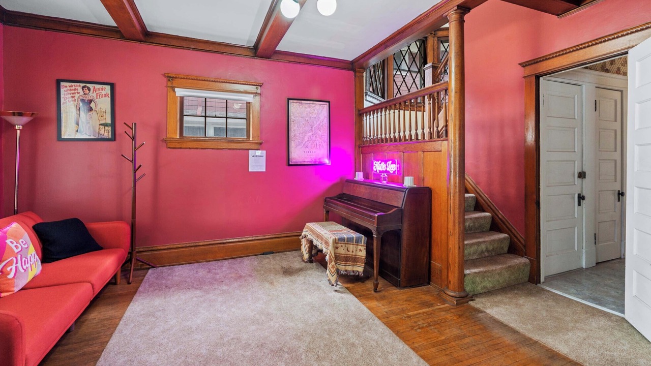Photo of Livingroom in Downtown Toledo