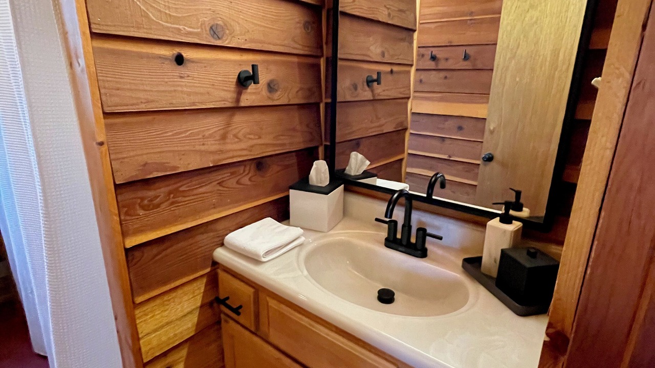 Photo of Bathroom in Linden