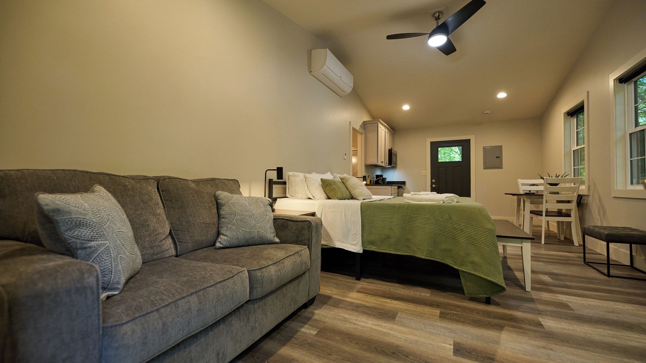 Photo of Livingroom in Cuyahoga Falls