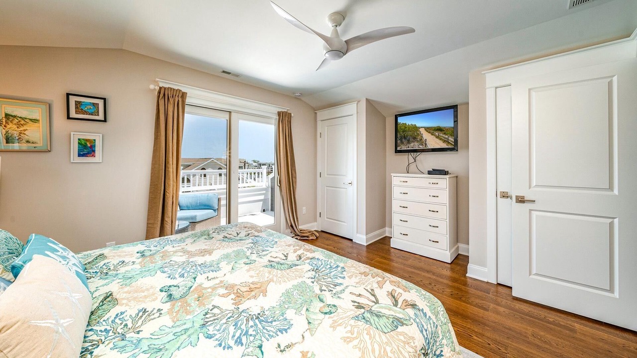 Photo of Bedroom in Avalon