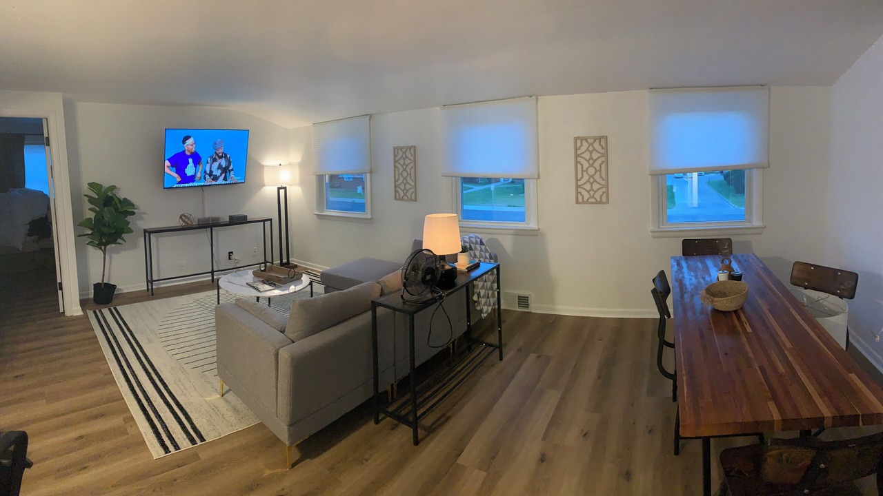 Photo of Livingroom in South Euclid