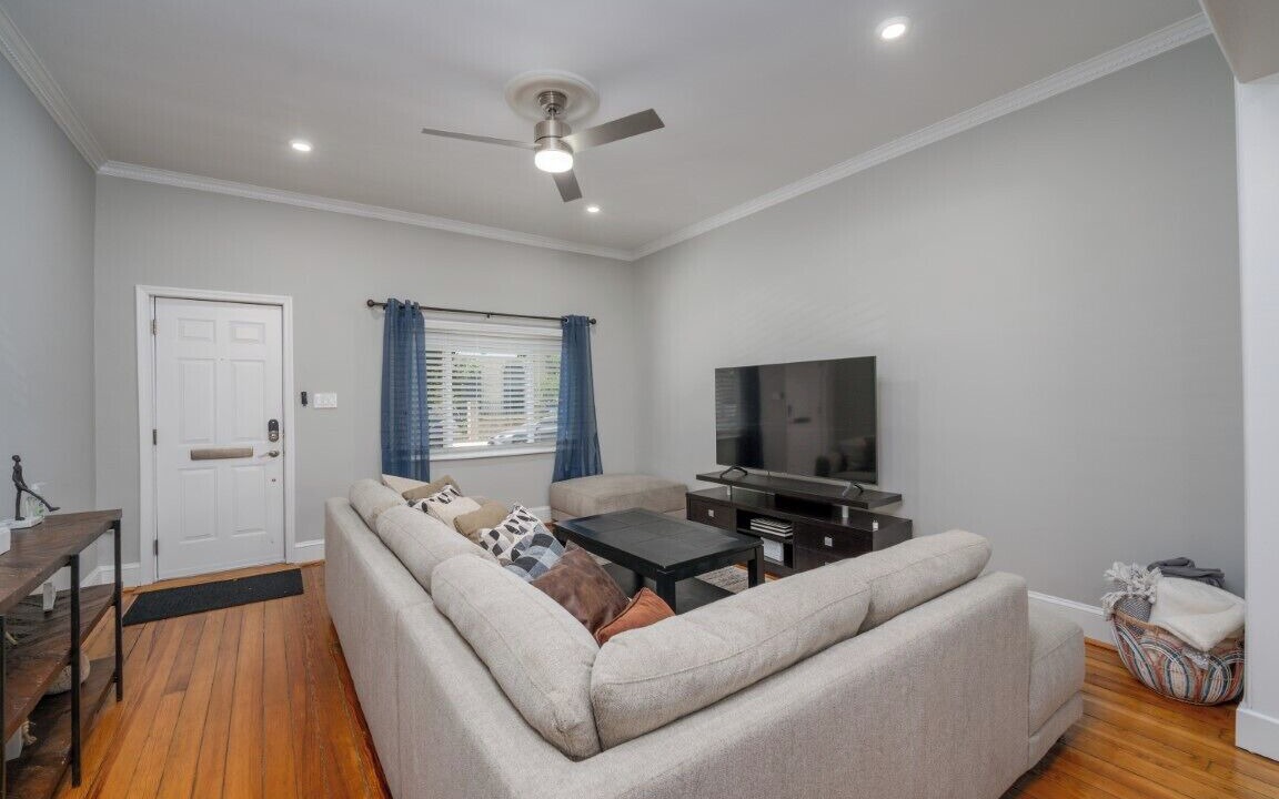 Photo of Livingroom in Fells Point