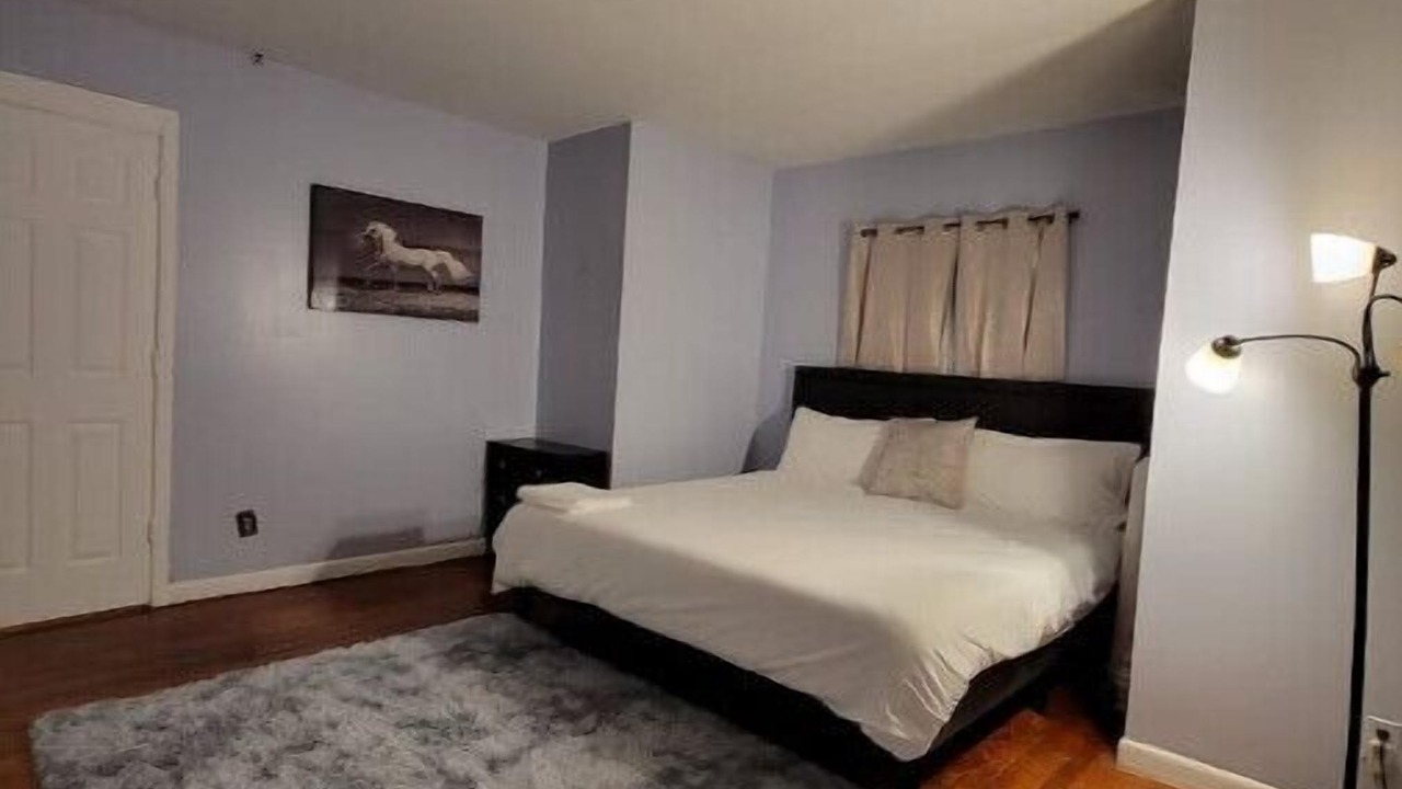 Photo of Bedroom in Orange