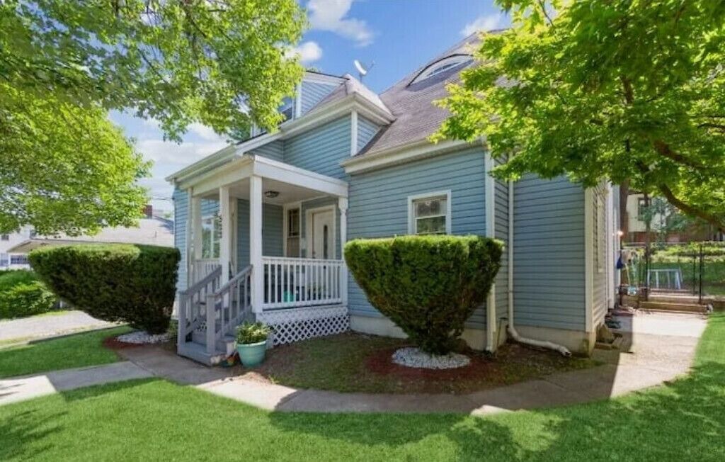 Photo of Outdoor in Orange