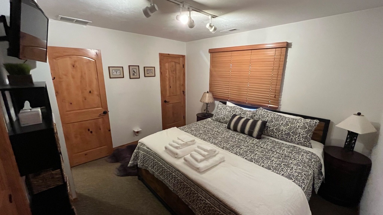 Photo of Bedroom in Warm Springs