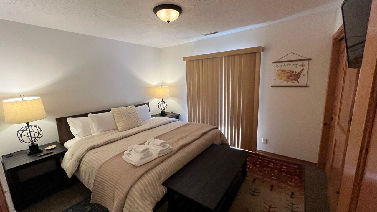Photo of Bedroom in Warm Springs